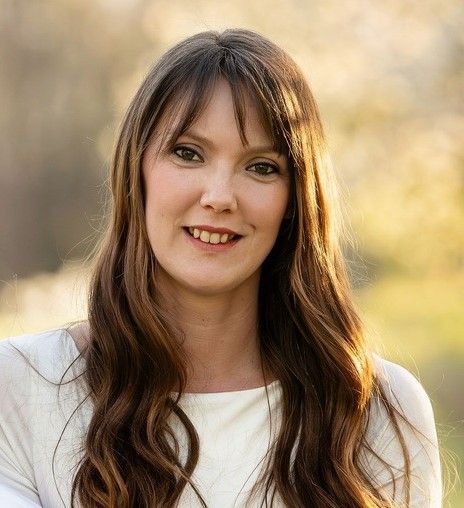 Jakab Vera, angol-spanyol